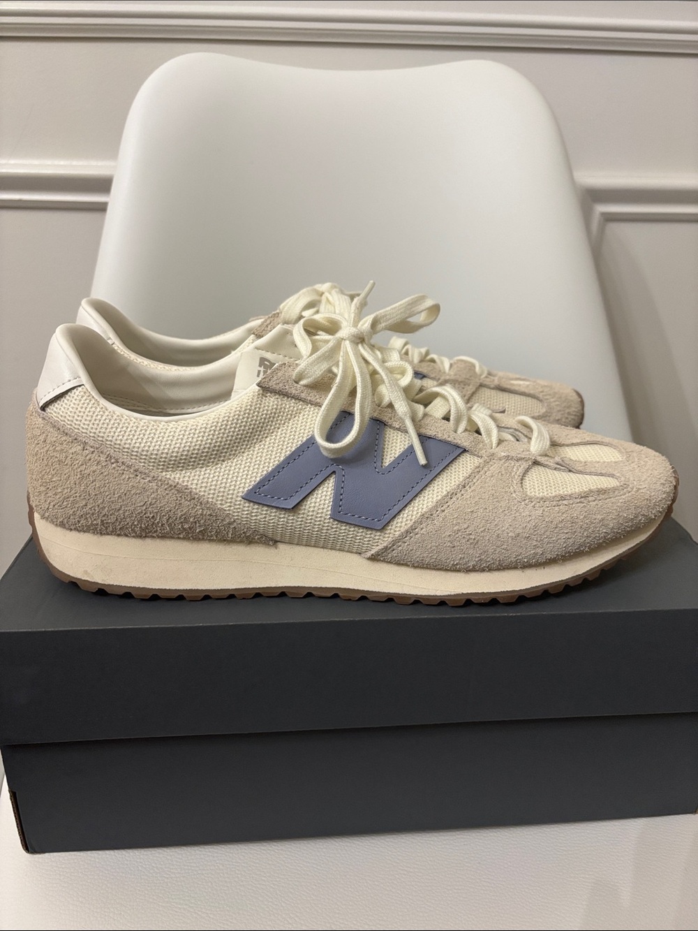 New Balance Cream and Light Blue Retro Runner size 11